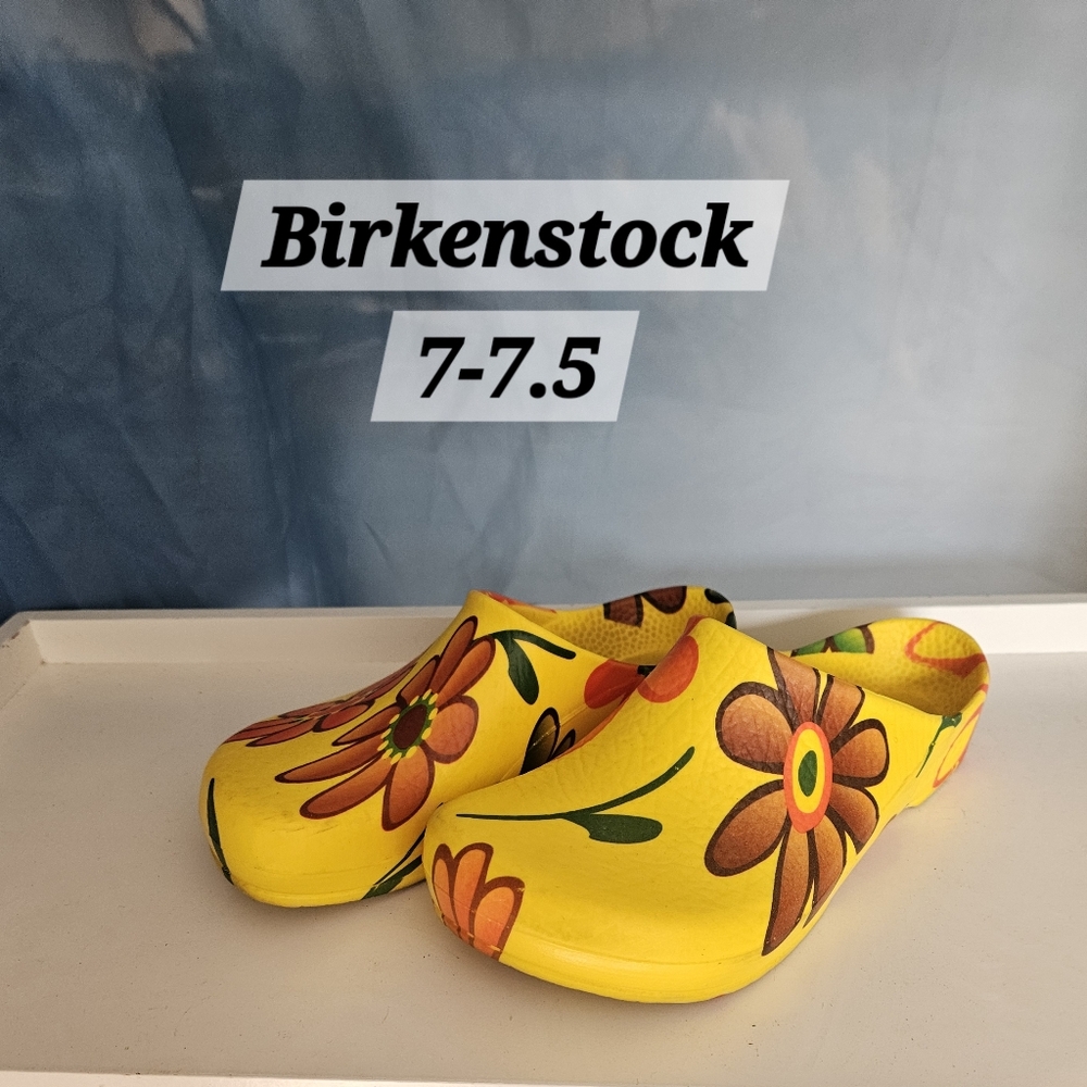Floral Birkenstock’s Size: 7-7.5